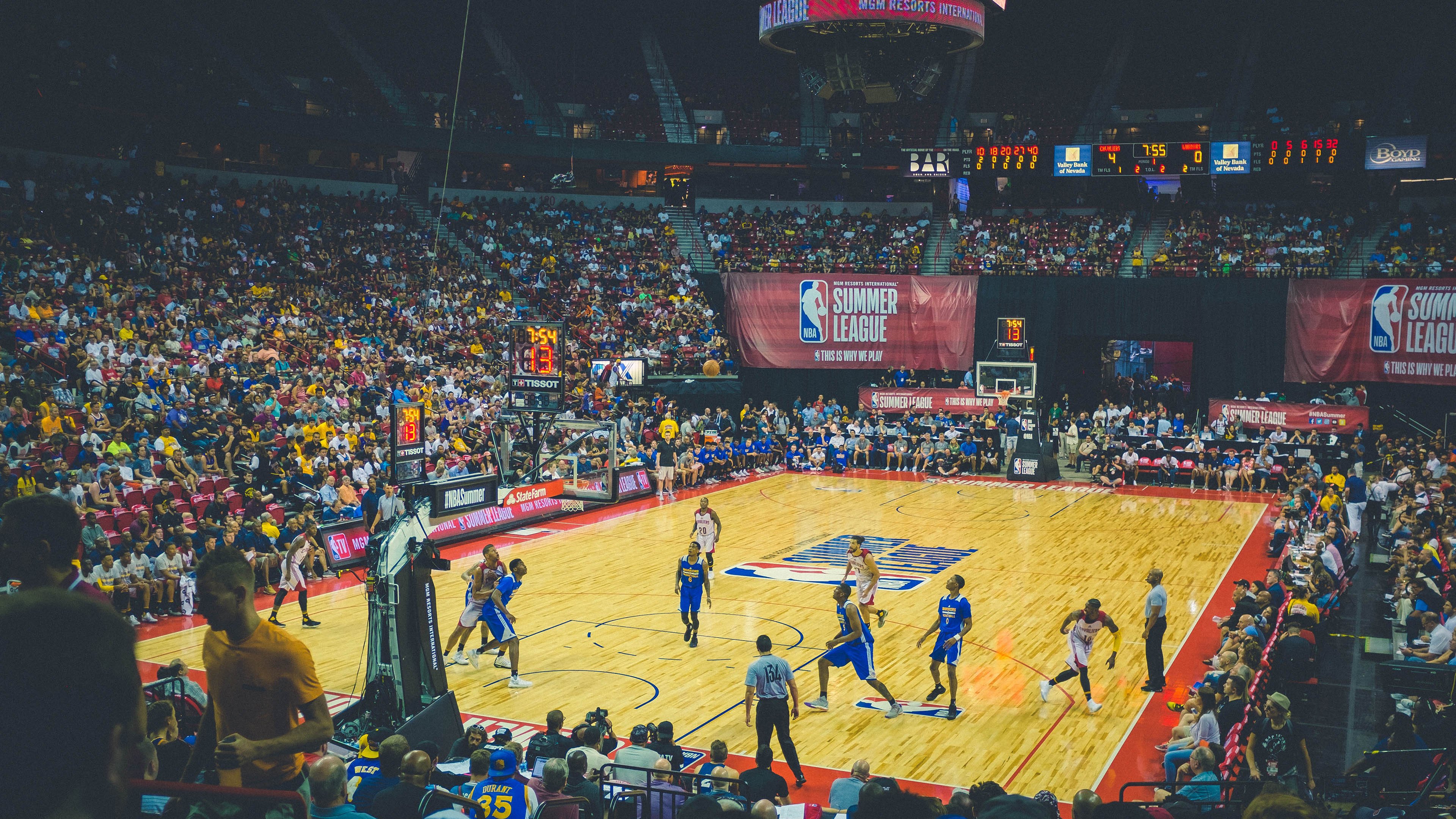 姆巴佩帽子戏法助巴黎圣日耳曼大胜 欧冠征程再添砝码