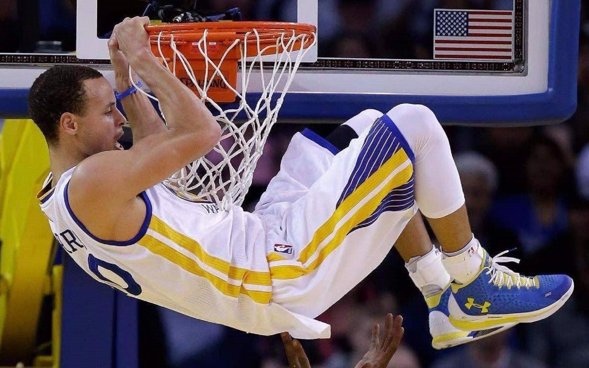 NBA季后赛激战正酣，勇士队逆转取胜，库里再现MVP风采